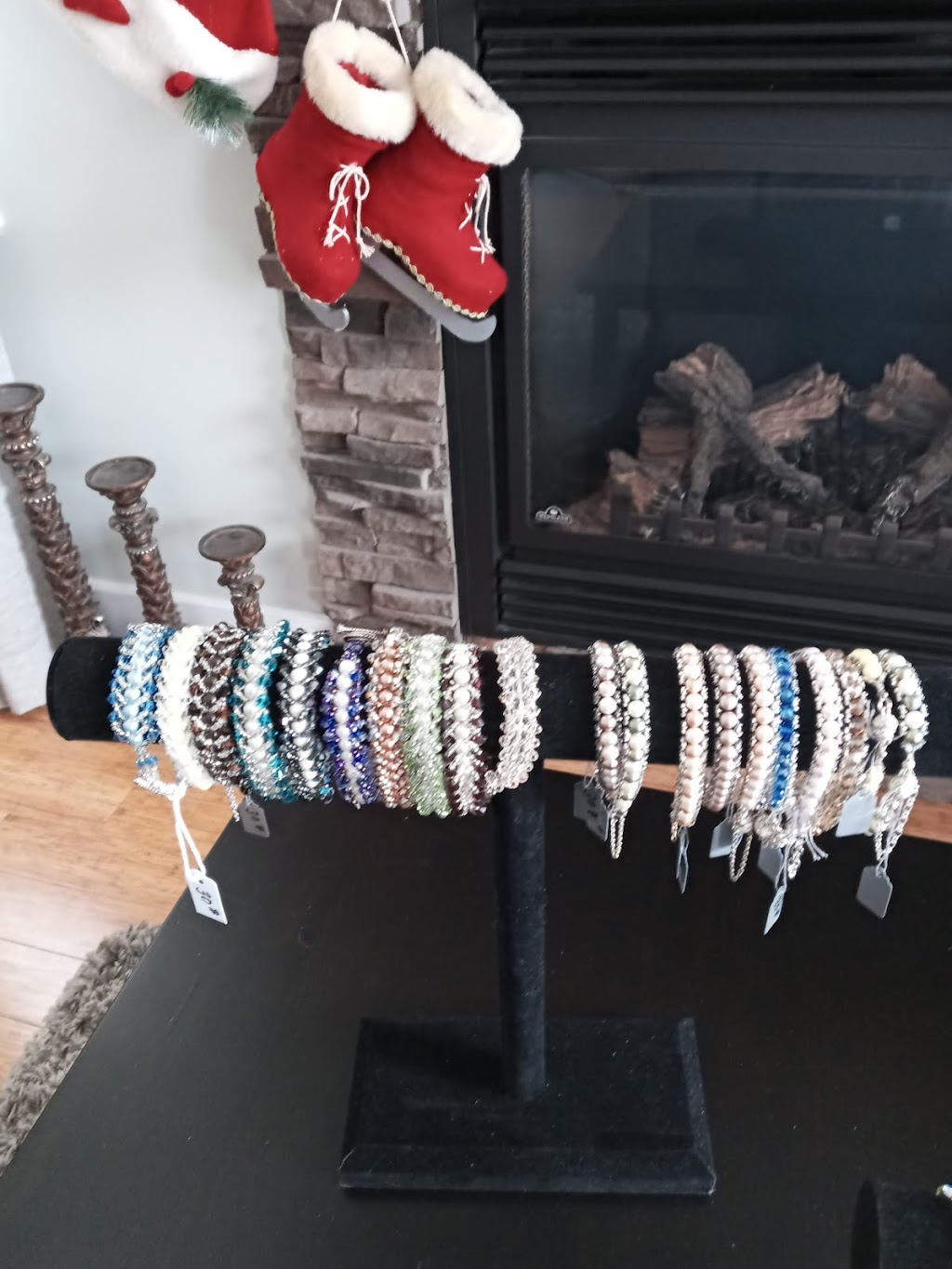 Louise Paradis Artisanat | 17847 Rue du Grand Prix, Mirabel, QC J7J 2B3, Canada | Phone: (450) 951-8355