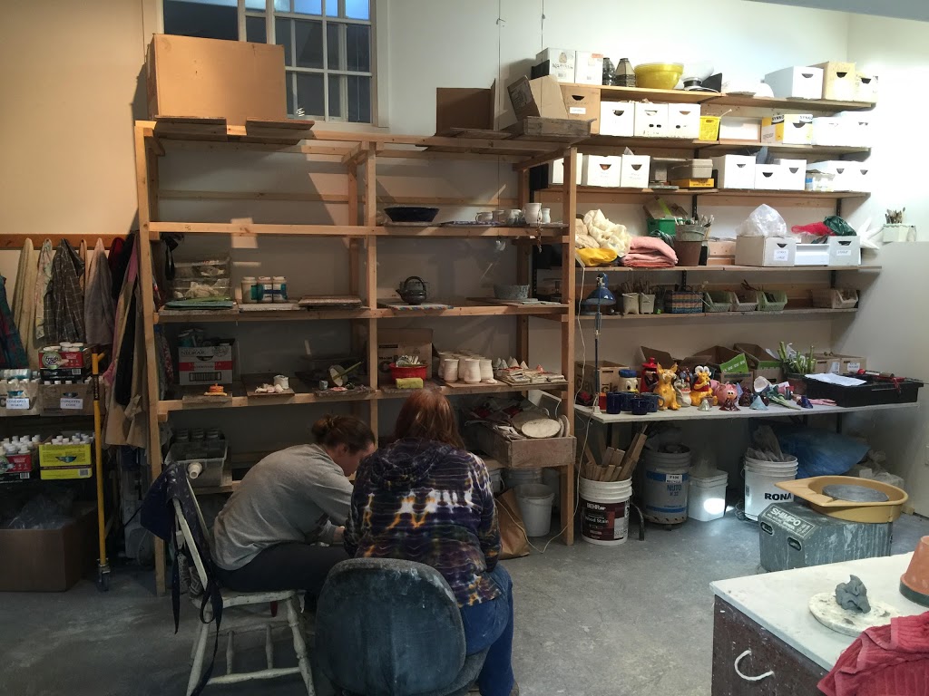 Amber Road Pottery | 7499 Amber Rd, Sechelt, BC V0N 3A4, Canada | Phone: (604) 740-3754