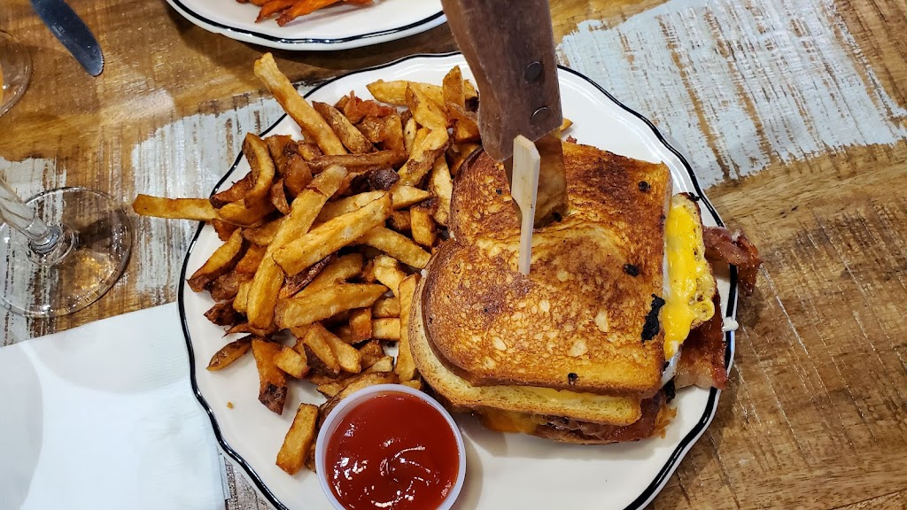 Notre-Boeuf-De-Grâce Blainville | 1465 Bd Michèle-Bohec, Blainville, QC J7C 5L4, Canada | Phone: (438) 688-0011