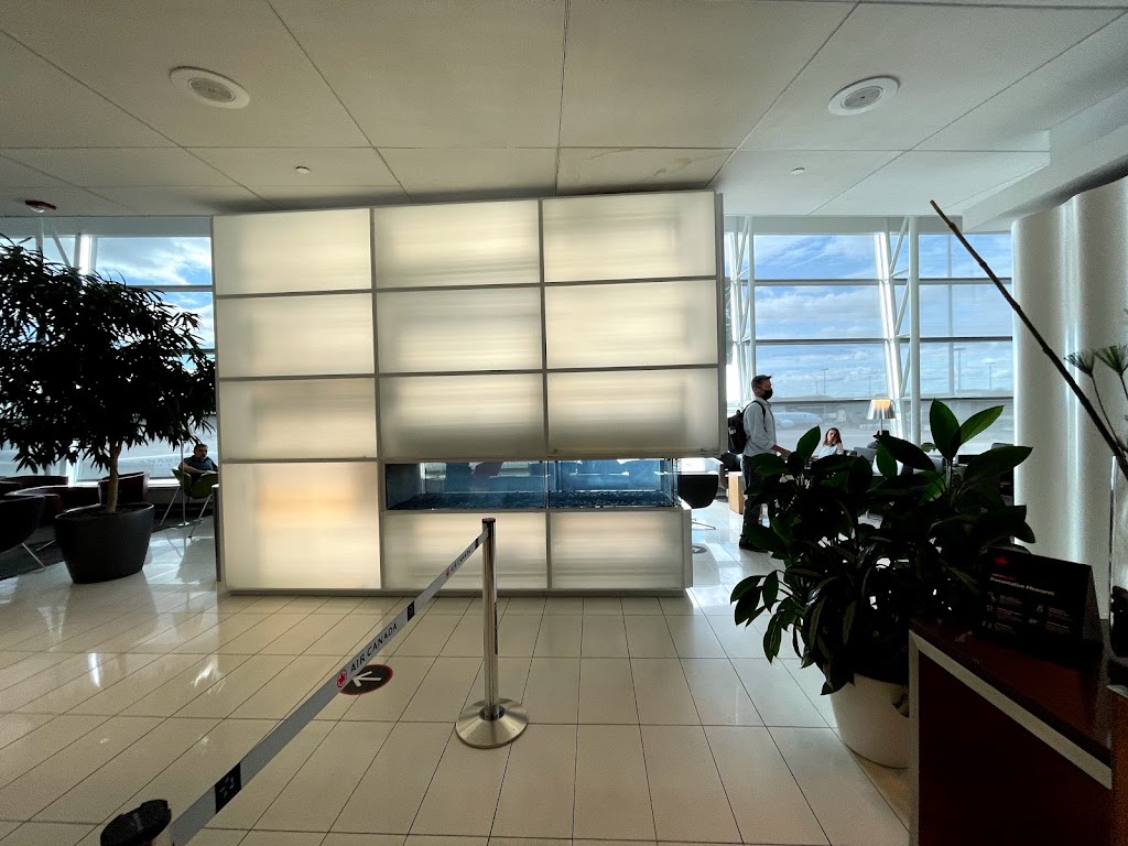 Montreal Airport - Maple Leaf Lounge – Transborder Lounge | Roméo-Vachon Blvd N, Dorval, QC H4Y 1H1, Canada | Phone: (888) 247-2262