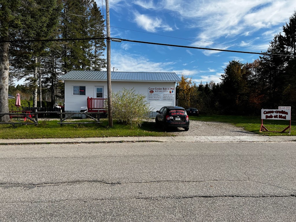 Casse-Croute Bob et Mel | 132 Rang Sixième, La Vallée-de-la-Gatineau, QC J0W 1N0, Canada | Phone: (819) 441-3723