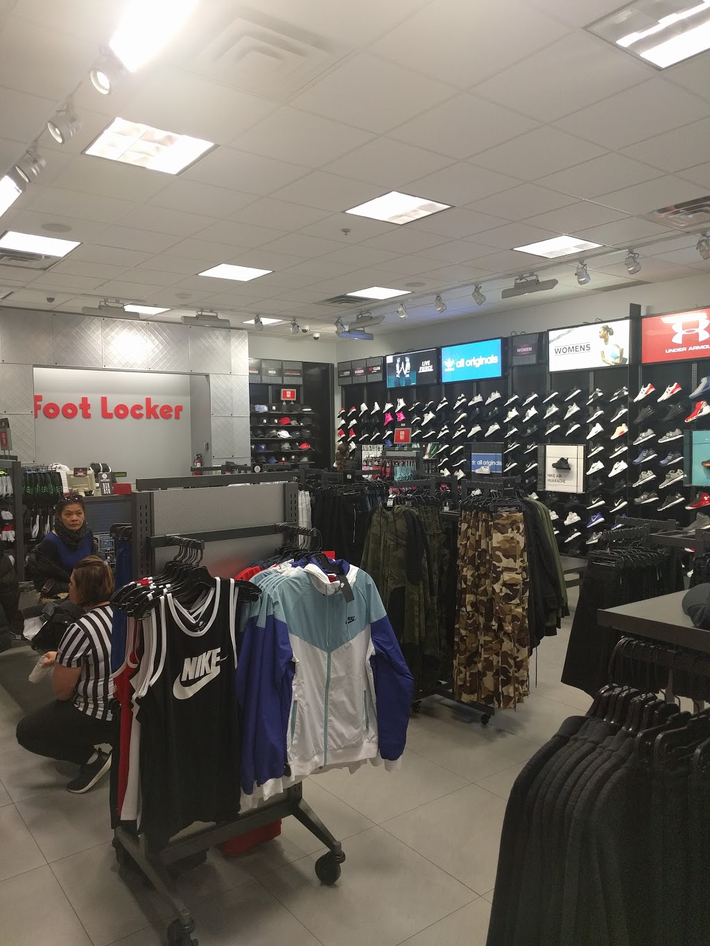Foot Locker | 1 Promenade Cir, Thornhill, ON L4J 4P8, Canada | Phone: (905) 886-1360