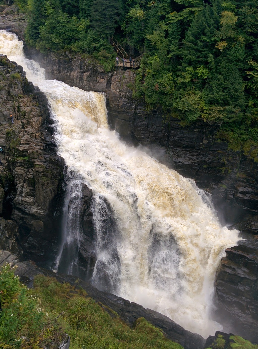 Residence Du Patrimoine | Chemin les Chutes Ste Anne, Beaupré, QC G0A 1E0, Canada | Phone: (418) 871-1161
