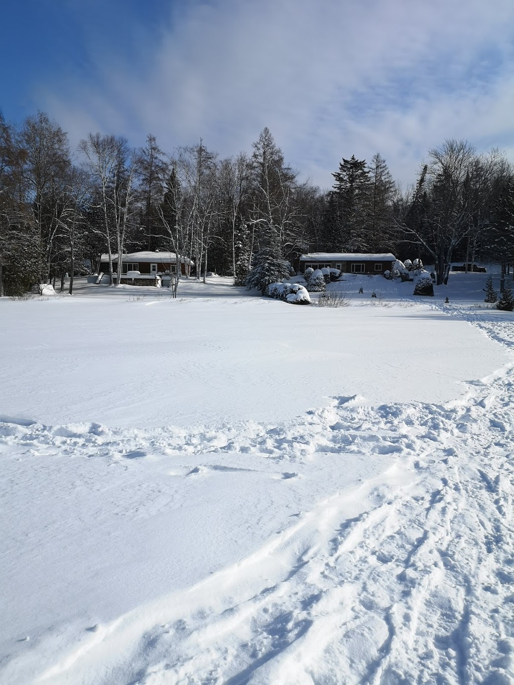 Le Louwys ( CITQ #298557 ) | 1111 Chemin du Lac Daniel, Sainte-Émélie-de-lÉnergie, QC J0K 2K0, Canada | Phone: (514) 654-2871