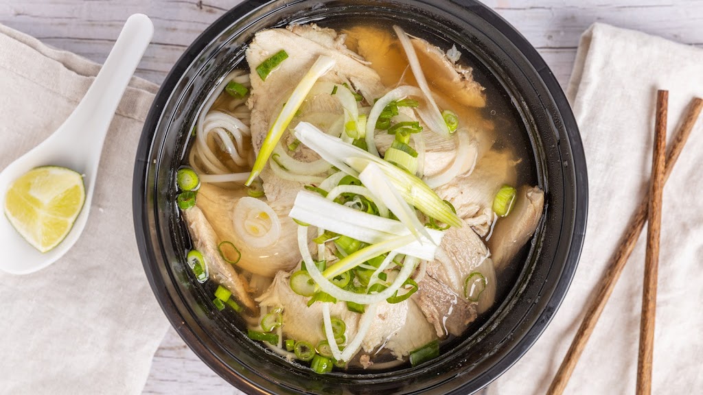 The Art of Pho | 240 Leighland Ave, Oakville, ON L6H 3H6, Canada | Phone: (905) 337-0008