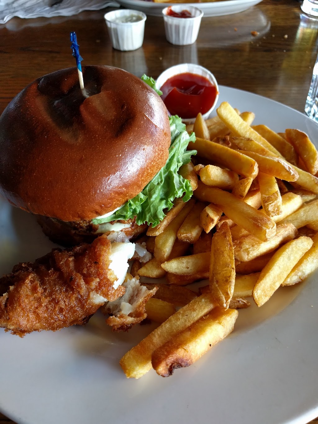 Shady Island Seafood Bar & Grill | 3800 Bayview St, Richmond, BC V7E 5W3, Canada | Phone: (604) 275-6587