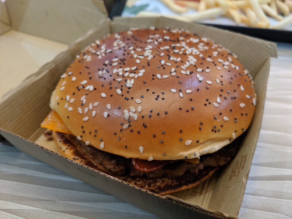 McDonalds | 2040 Appleby Line, Burlington, ON L7L 6M6, Canada | Phone: (905) 336-6364
