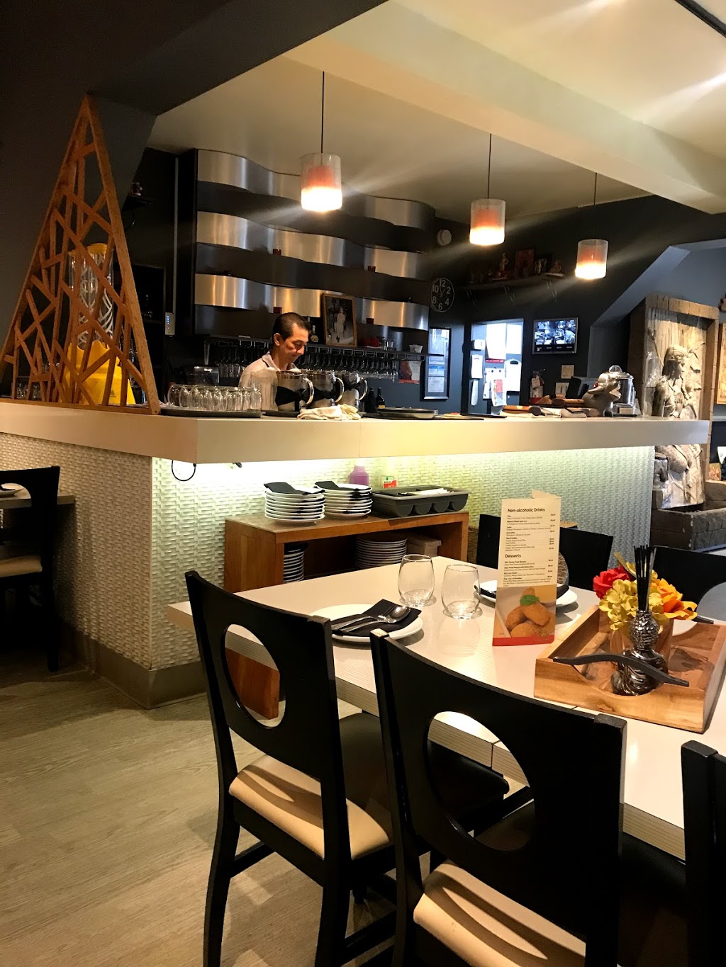 Bangkok Spoon Deluxe | 57 King St W, Dundas, ON L9H 1T5, Canada | Phone: (905) 628-8808