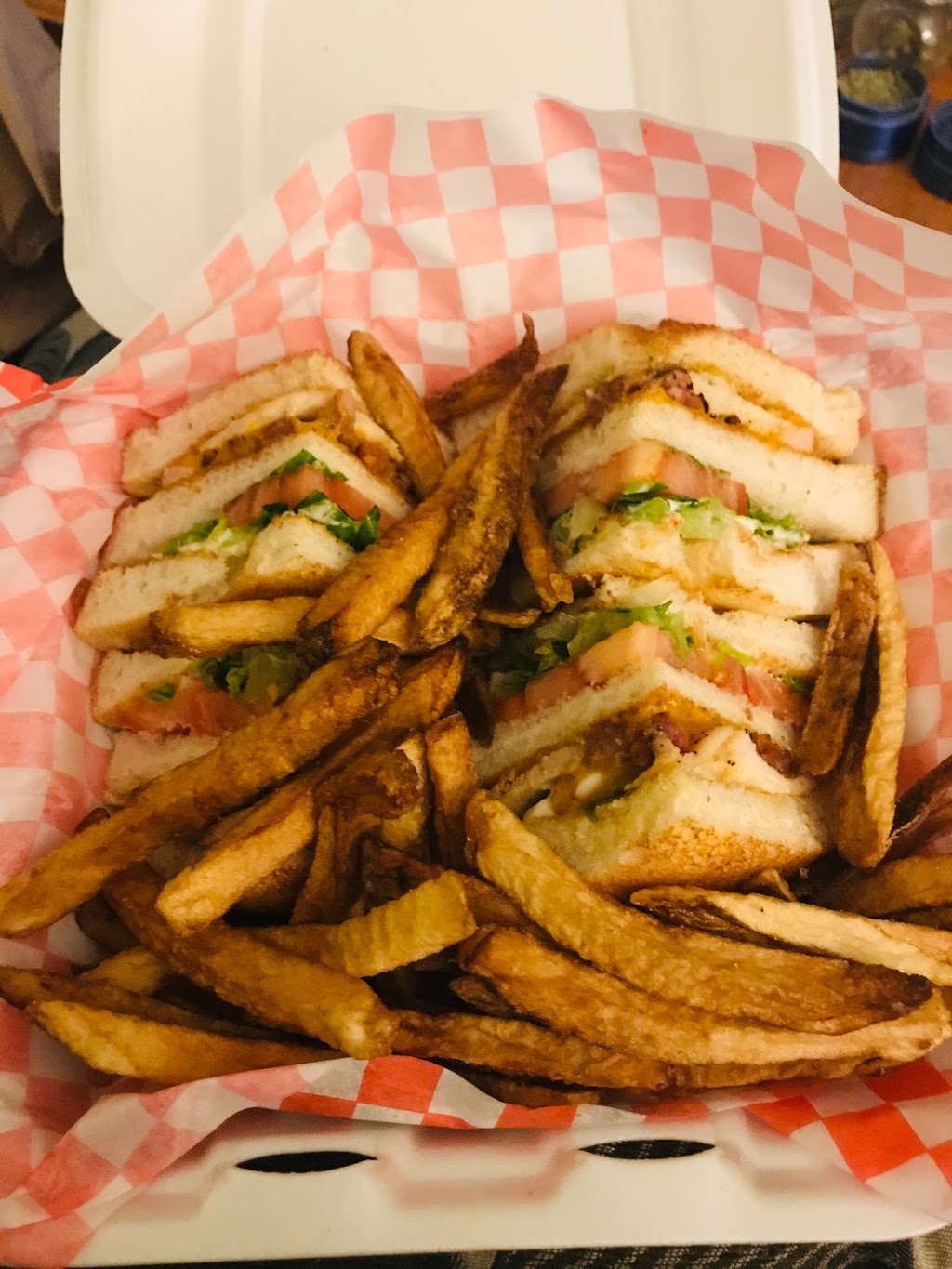 Jubilee Junction Convenience & Take Out | 6273 Jubilee Rd, Halifax, NS B3H 2G4, Canada | Phone: (902) 422-6957