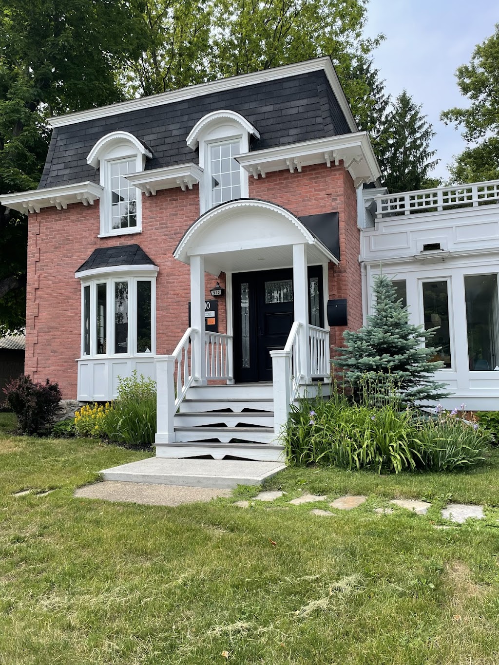 Juricompas | 910 Rue Shefford, Bromont, QC J2L 1C3, Canada | Phone: (450) 306-1316