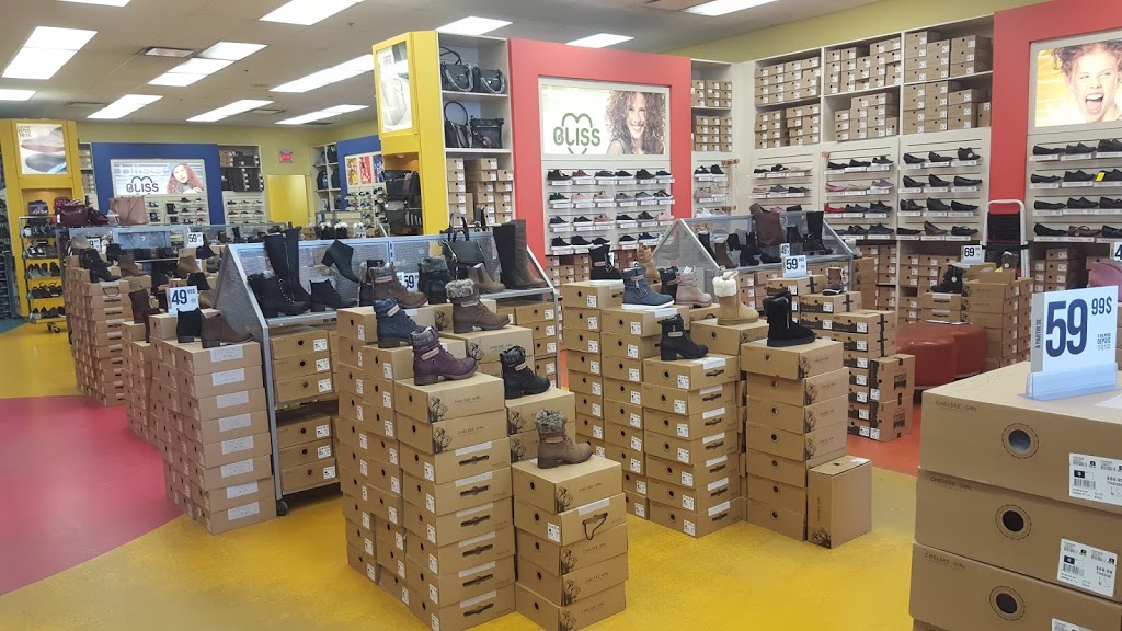 Chaussures Yellow | 163 Montée Masson, Mascouche, QC J7K 3B4, Canada | Phone: (450) 474-1672