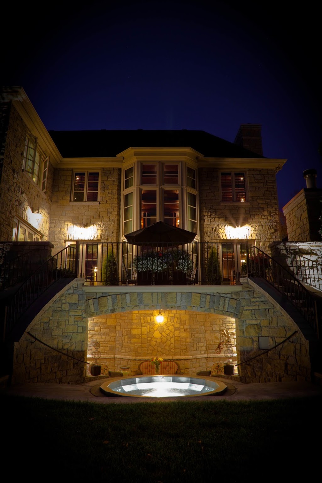 The Outdoor Lighting Co Ltd | 14-4312 Ogden Rd SE, Calgary, AB T2G 4V3, Canada | Phone: (403) 256-1605
