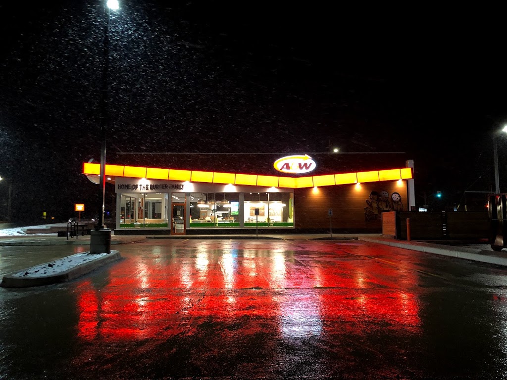 A & W | 639 Southdale Rd E, London, ON N6E 3M2, Canada | Phone: (519) 690-0550