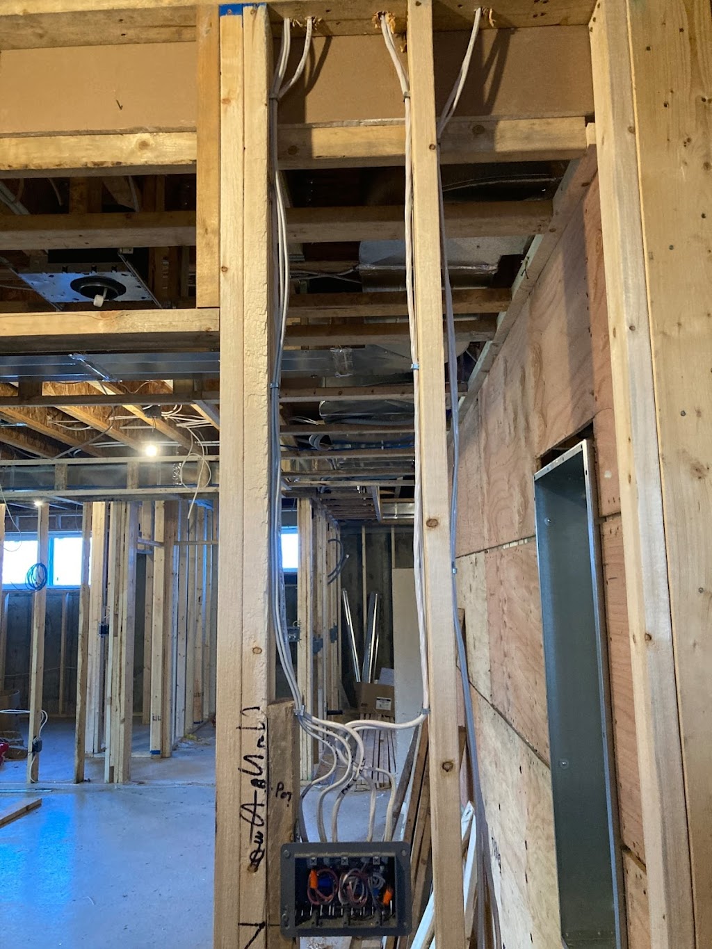 WCS Electrical | 7562 Cariboo Rd, Burnaby, BC V3N 4A9, Canada | Phone: (604) 518-8804