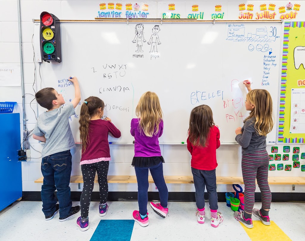 Division scolaire franco-manitobaine | 1263 Dawson Rd, Lorette, MB R5K 0S1, Canada | Phone: (204) 878-9399
