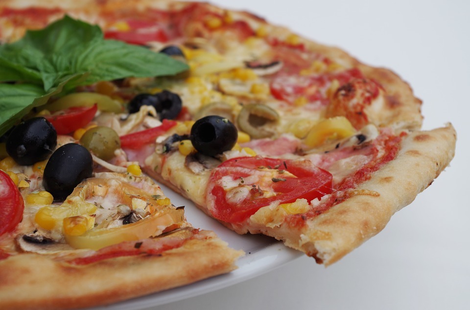 Guildford Pizza & Pasta | 14808 108 Ave, Surrey, BC V3R 1T2, Canada | Phone: (604) 584-8888