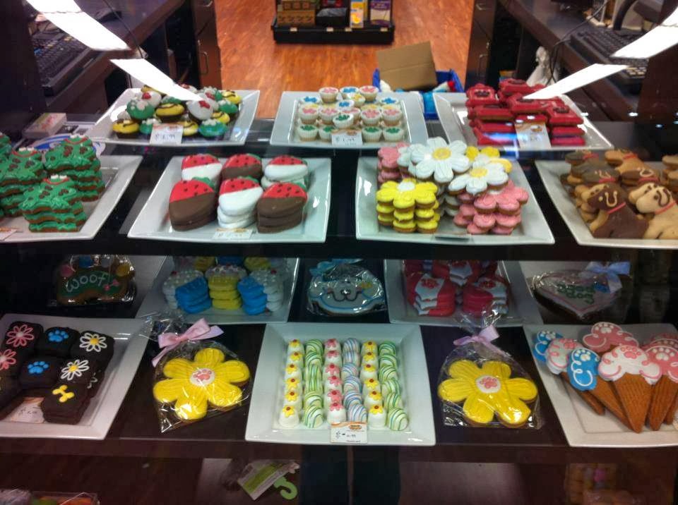 Pet Valu | 1656 Queen St E, Toronto, ON M4L 1G5, Canada | Phone: (416) 694-8176