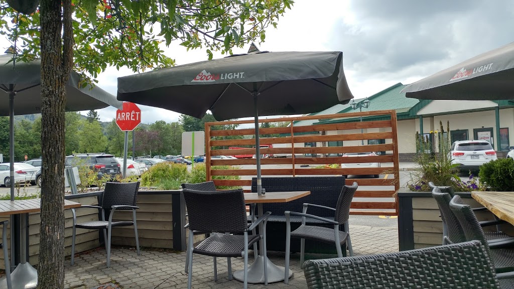 La Cage - Brasserie sportive | 75 Avenue de la Gare, Saint-Sauveur, QC J0R 1R6, Canada | Phone: (450) 227-8787