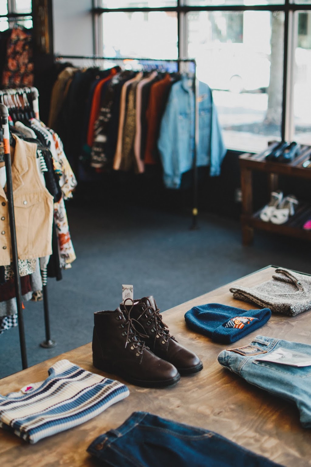 Chic Fripes | 507 Rue Principale, Lachute, QC J8H 1Y5, Canada | Phone: (514) 660-8016