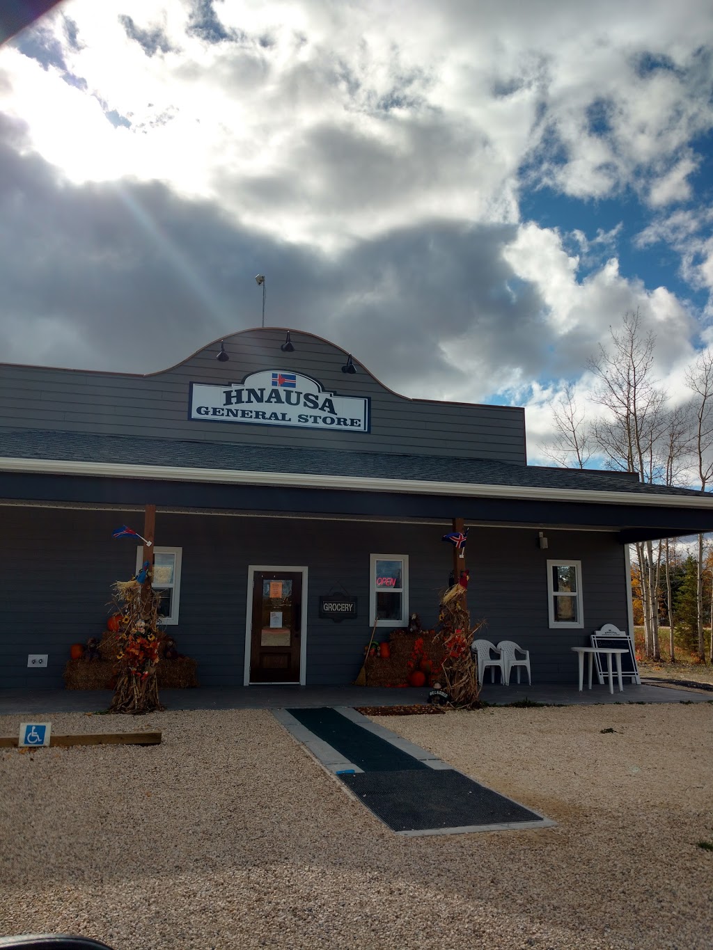 Hnausa General Store | Civic 20008, Hnausa, MB R0C 2R0, Canada | Phone: (204) 378-2309