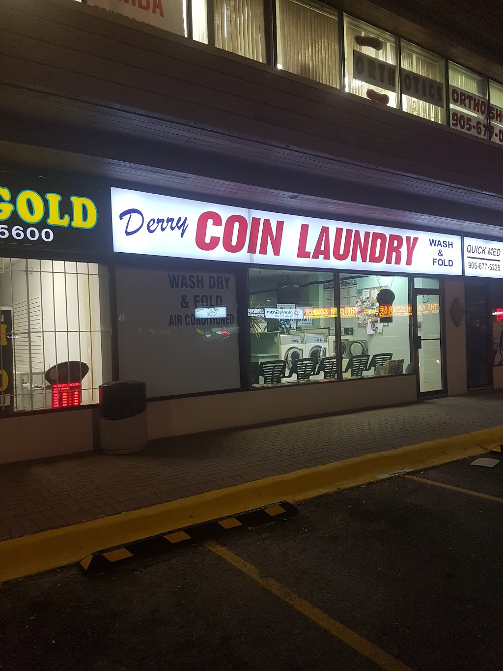Derry Coin Laundry | 3427 Derry Rd E, Mississauga, ON L4T 4H7, Canada | Phone: (905) 677-5004