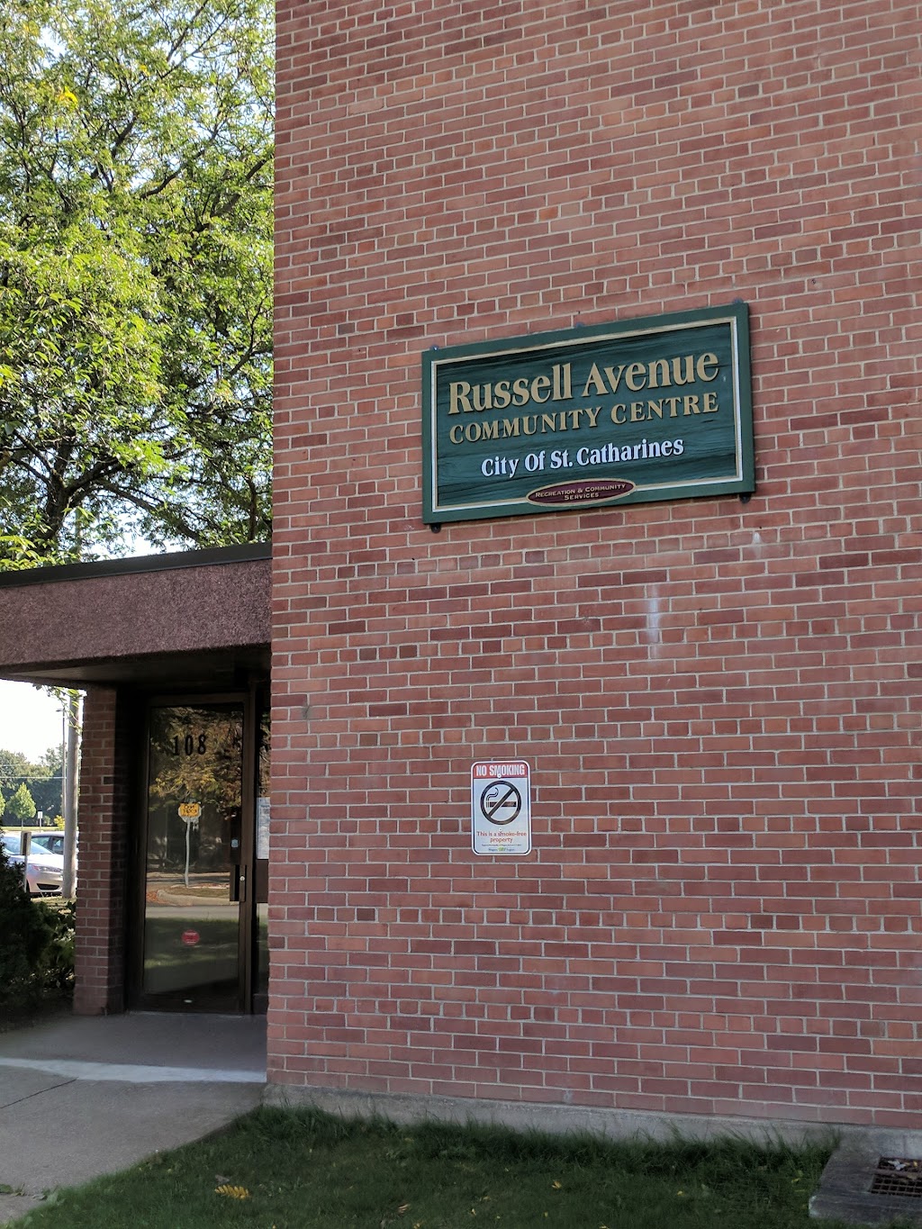 Russell Avenue Community Centre | 108 Russell Ave, St. Catharines, ON L2R 7N5, Canada | Phone: (905) 688-5600