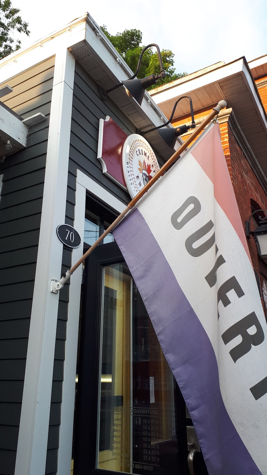 Crème et moustache | 70 Rue Principale, Bedford, QC J0J 1A0, Canada | Phone: (450) 684-9059