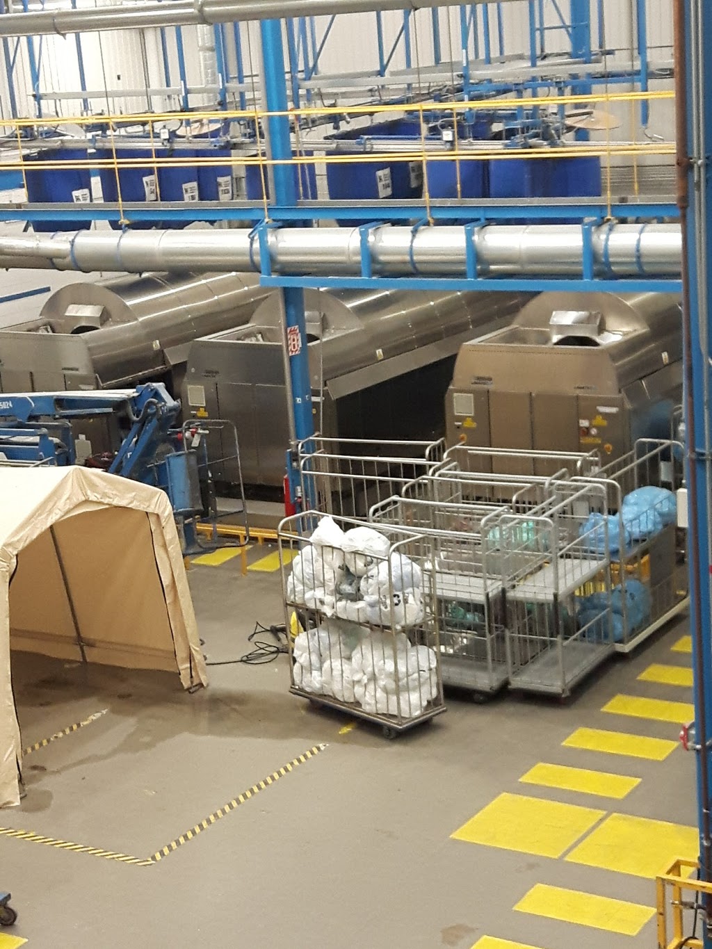 Buanderie Centrale Montreal | 7250 Rue Joseph-Daoust, Montréal, QC H1N 3N9, Canada | Phone: (514) 253-1635