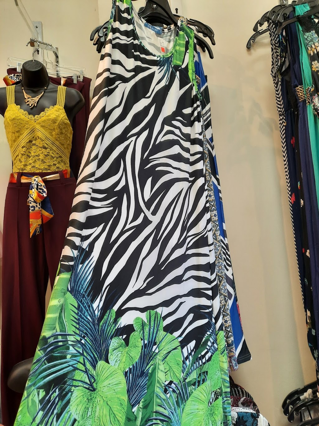 Ideal Look Apparel | 1250 S Service Rd, Mississauga, ON L5E 1V4, Canada | Phone: (647) 771-8131