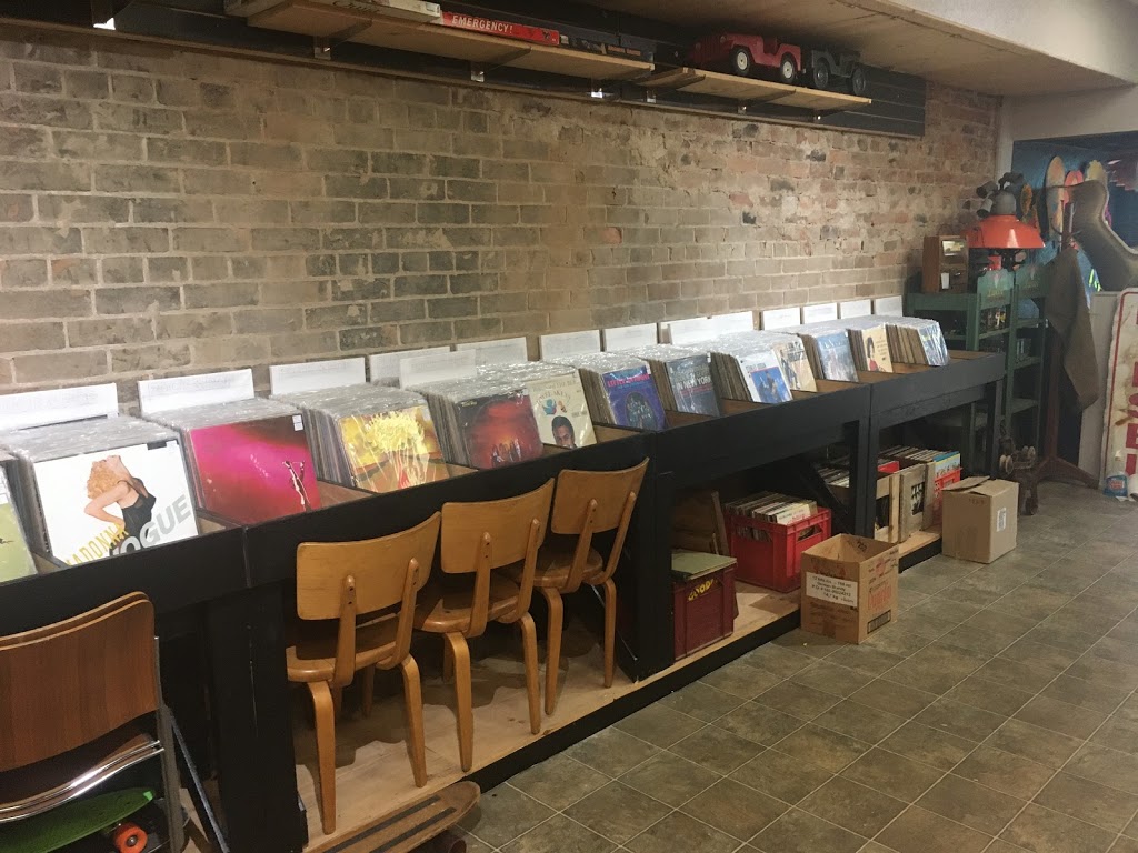 Time Capsule Records, Collectables, Mid Century Modern Decor & N | 168 Queen St, Dunnville, ON N1A 1H7, Canada | Phone: (289) 209-8701
