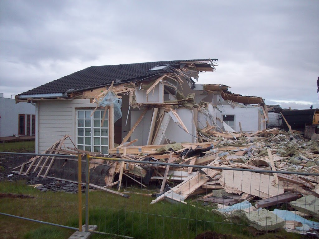 R. Square Renovation & Roofing LTD | 755 Penbrooke Rd SE, Calgary, AB T2A 3T3, Canada | Phone: (587) 700-8883