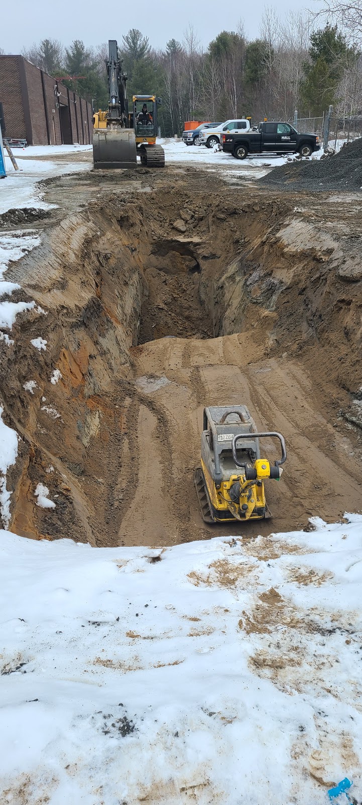 Hall Construction Inc | 195 Ecclestone Dr #2, Bracebridge, ON P1L 1G4, Canada | Phone: (705) 645-9009
