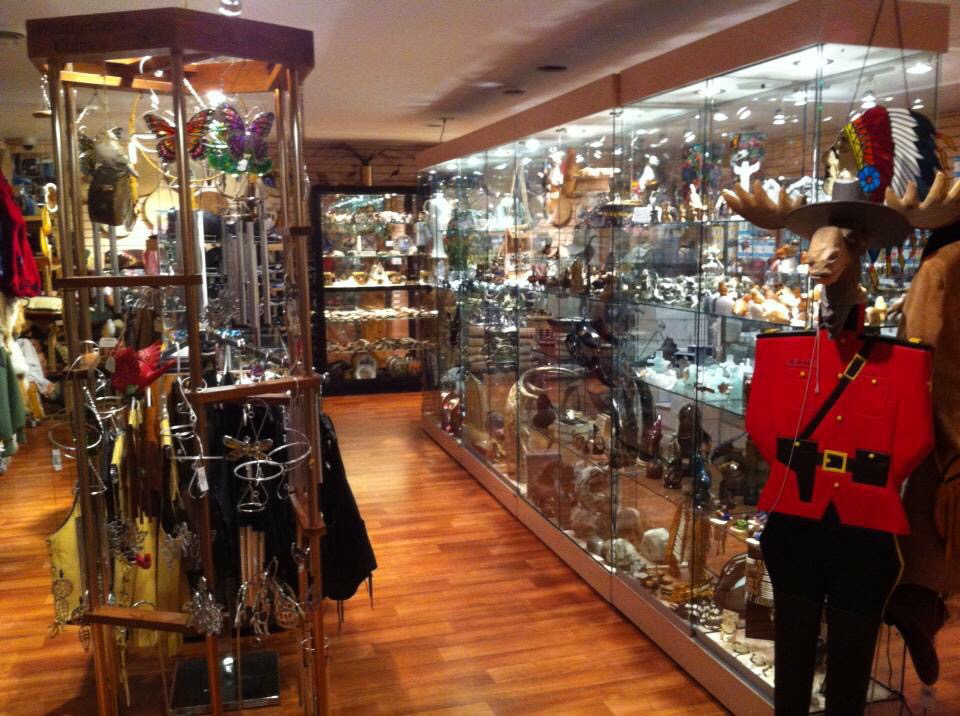 Rama Moccasin And Smoke | 6413 Rama Rd, Orillia, ON L3V 6H6, Canada | Phone: (705) 325-5041