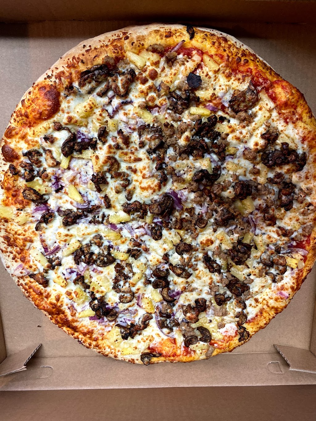 Reginos Pizza | 10 Fincham Ave Unit 104, Markham, ON L3P 4C8, Canada | Phone: (905) 472-6002