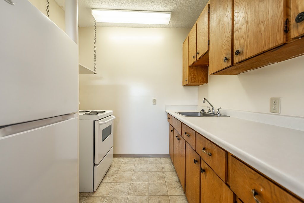 Gorge Vale Apartments | 1180 Colville Rd, Victoria, BC V9A 4P7, Canada | Phone: (250) 360-1983