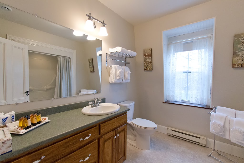Rayski Guest House | 211 Old Post Rd, Grand Pré, NS B0P 1M0, Canada | Phone: (902) 300-3123