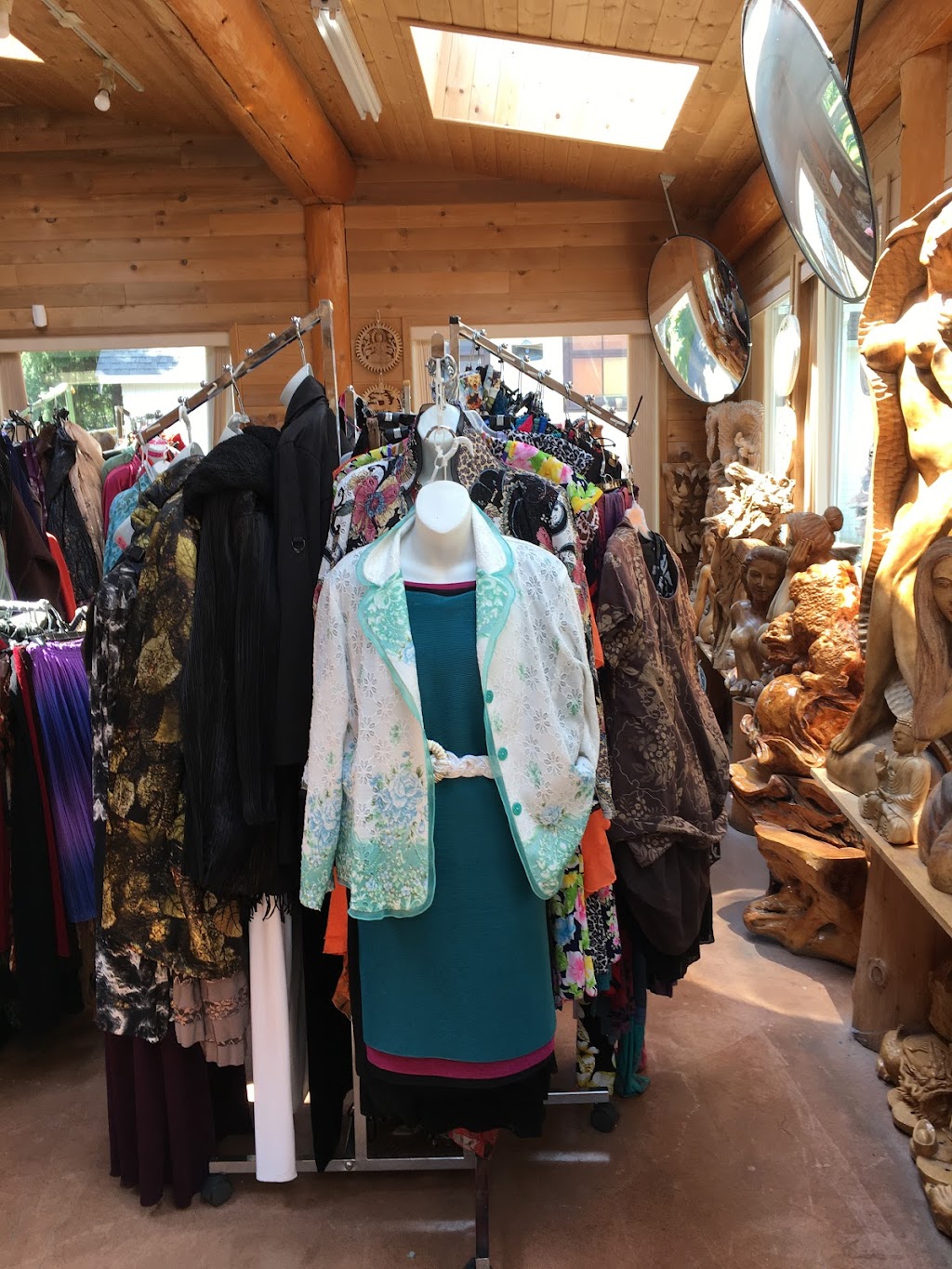 Fengy Boutique | 2300 Alberni Hwy, Coombs, BC V0R 1M0, Canada | Phone: (250) 248-5727