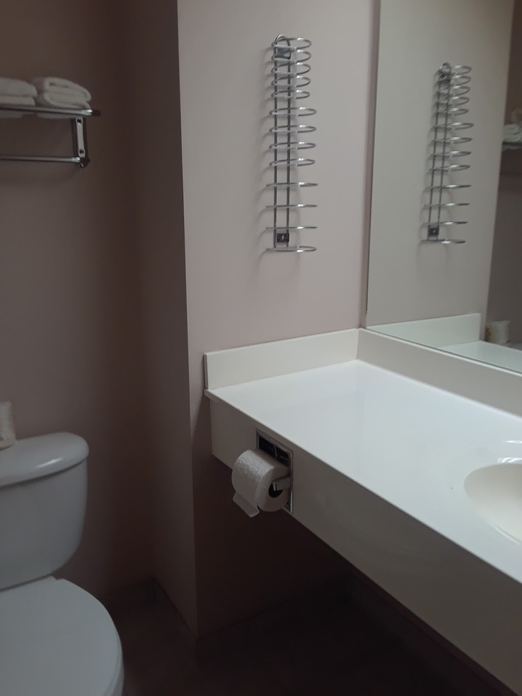 Centre Chateau Logue | 12 Rue Comeau, Maniwaki, QC J9E 2R8, Canada | Phone: (819) 449-4848