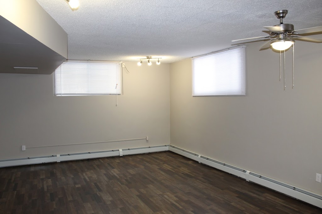 Hartford Apartments | 11819 106 St, Edmonton, AB T5G 2R3, Canada | Phone: (780) 242-8740