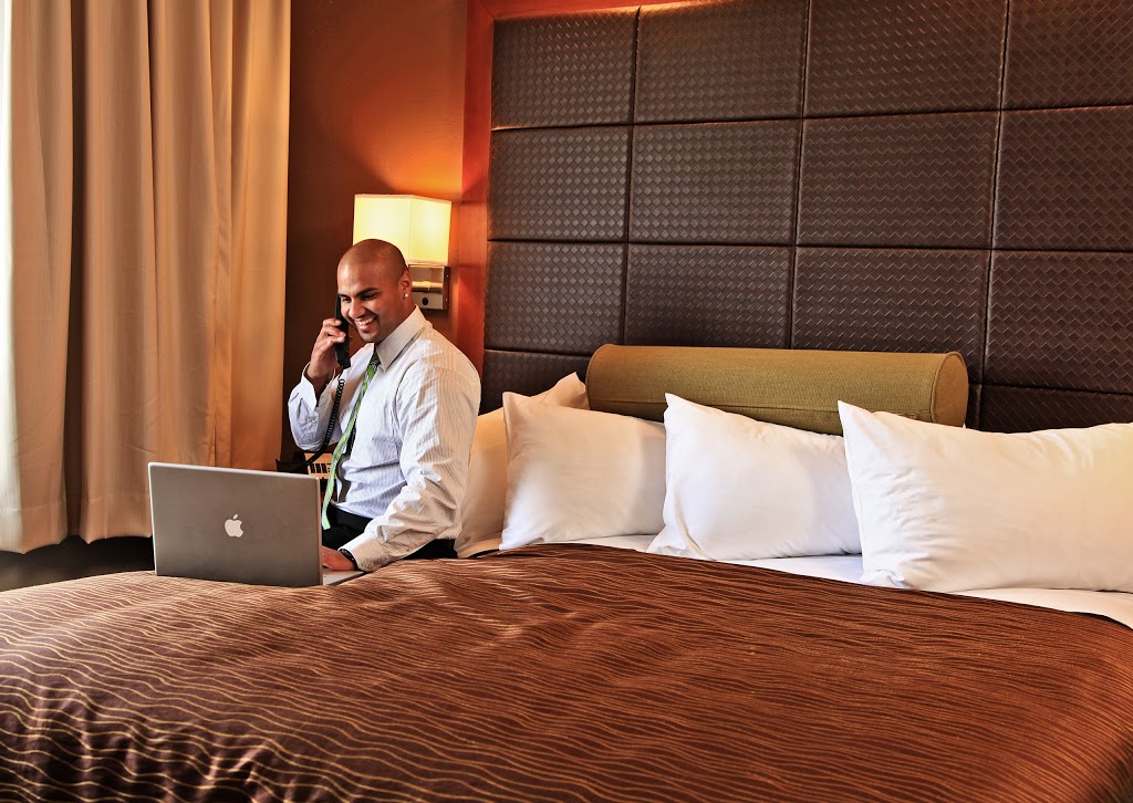 Homesuites Regina East by d3h | 3841 Eastgate Dr E, Regina, SK S4Z 1A4, Canada | Phone: (306) 522-4434