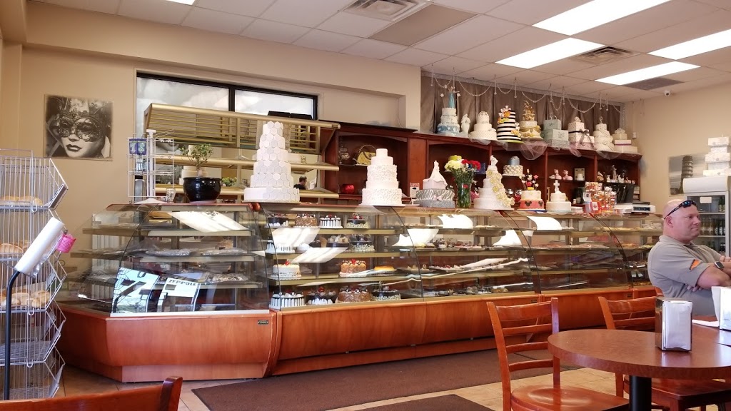 Diana Pasteccerea Cafe | 4910 Tomken Rd, Mississauga, ON L4W 1J8, Canada | Phone: (905) 206-0200