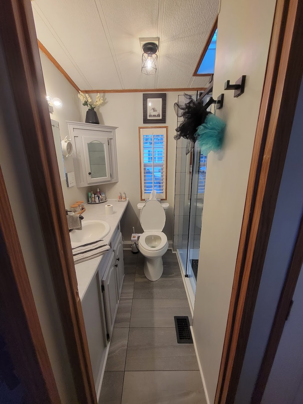 Majestic Renovations and cleaning | 2087 Division Rd W, Orillia, ON L3V 6H2, Canada | Phone: (905) 621-1365