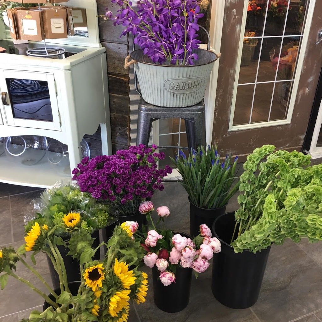 Pretty Little Flowers | 20 McLeod Ave #2a, Spruce Grove, AB T7X 3Y1, Canada | Phone: (780) 962-4771
