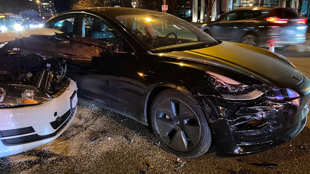 No. 1 Collision Group (Granville) | 1520 W 3rd Ave, Vancouver, BC V6J 1J7, Canada | Phone: (604) 732-6584