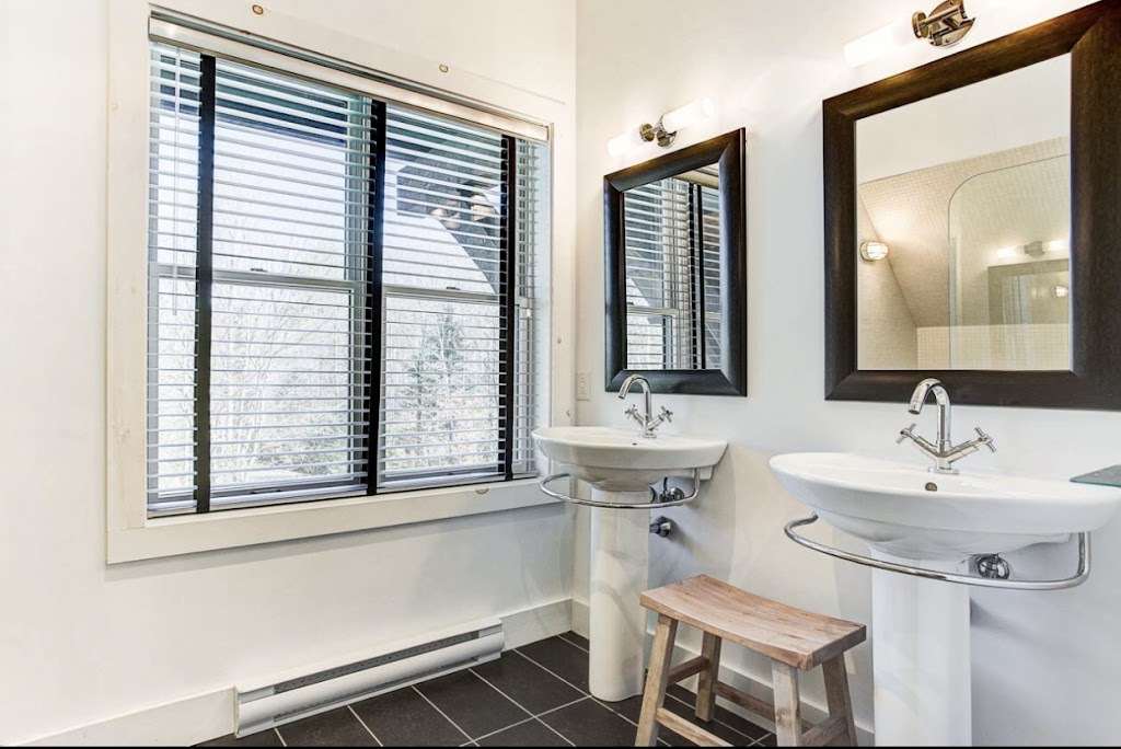 Chalet du Rêve Tremblant | 34 Chem. des Pruches, Lac-Supérieur, QC J0T 1J0, Canada | Phone: (416) 735-2311