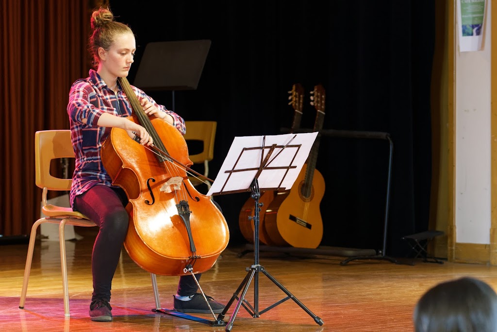 Académie Le Troubadour (Centre-ville) | 114 Rue de la Cathédrale, Sherbrooke, QC J1H 4M1, Canada | Phone: (819) 791-5777