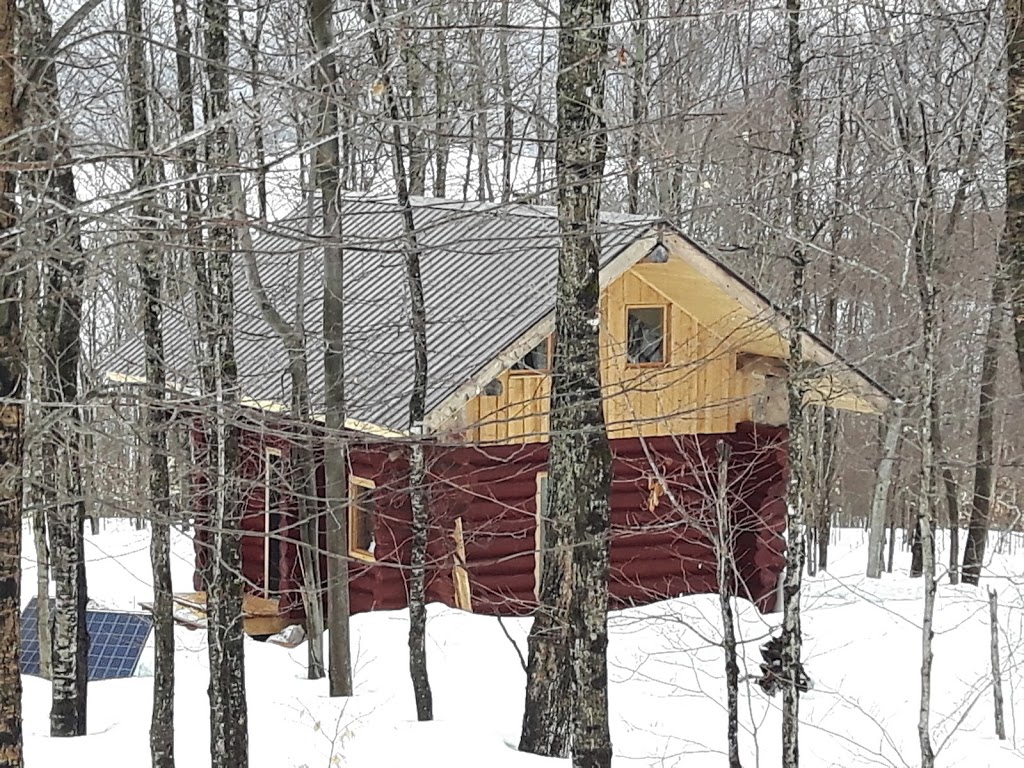 Refuges du lac Démélé | 224 Chemin du Lac Cameron, Amherst, QC J0T 2T0, Canada | Phone: (514) 462-0222