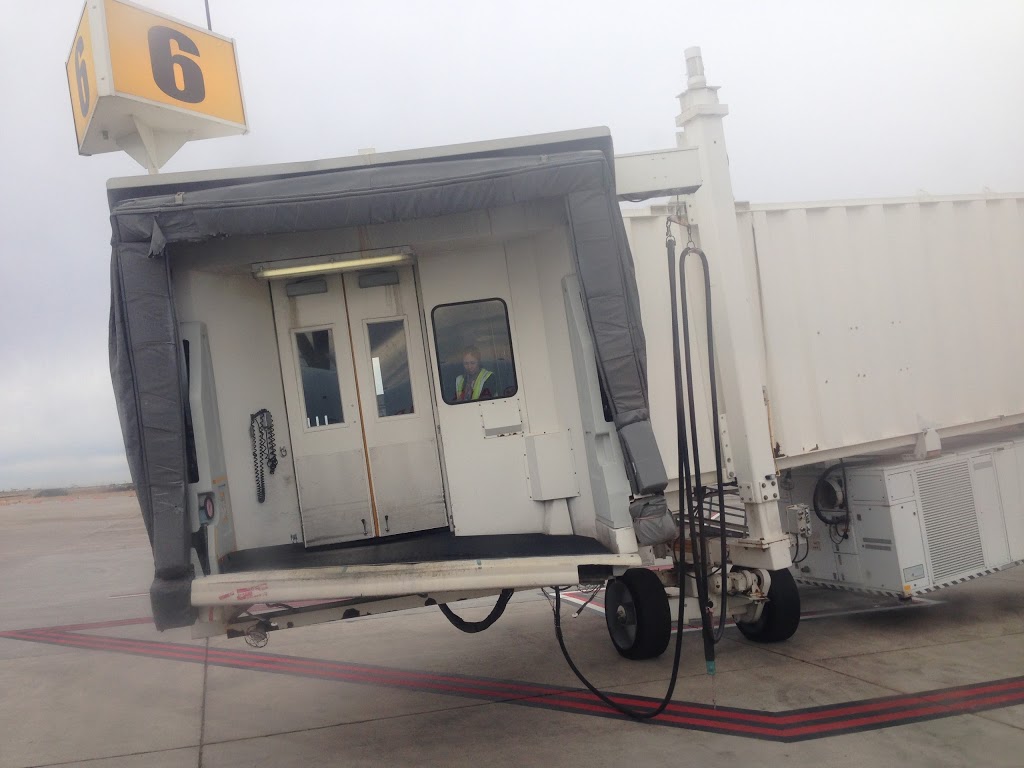 Regina International Airport | 1-5201 Regina Ave, Regina, SK S4W 1B3, Canada | Phone: (306) 761-7555