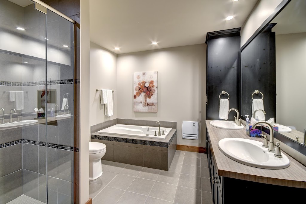 Oasis Mont Tremblant | 495 Allée du Méandre, Mont-Tremblant, QC J8E 0C5, Canada | Phone: (613) 799-1432