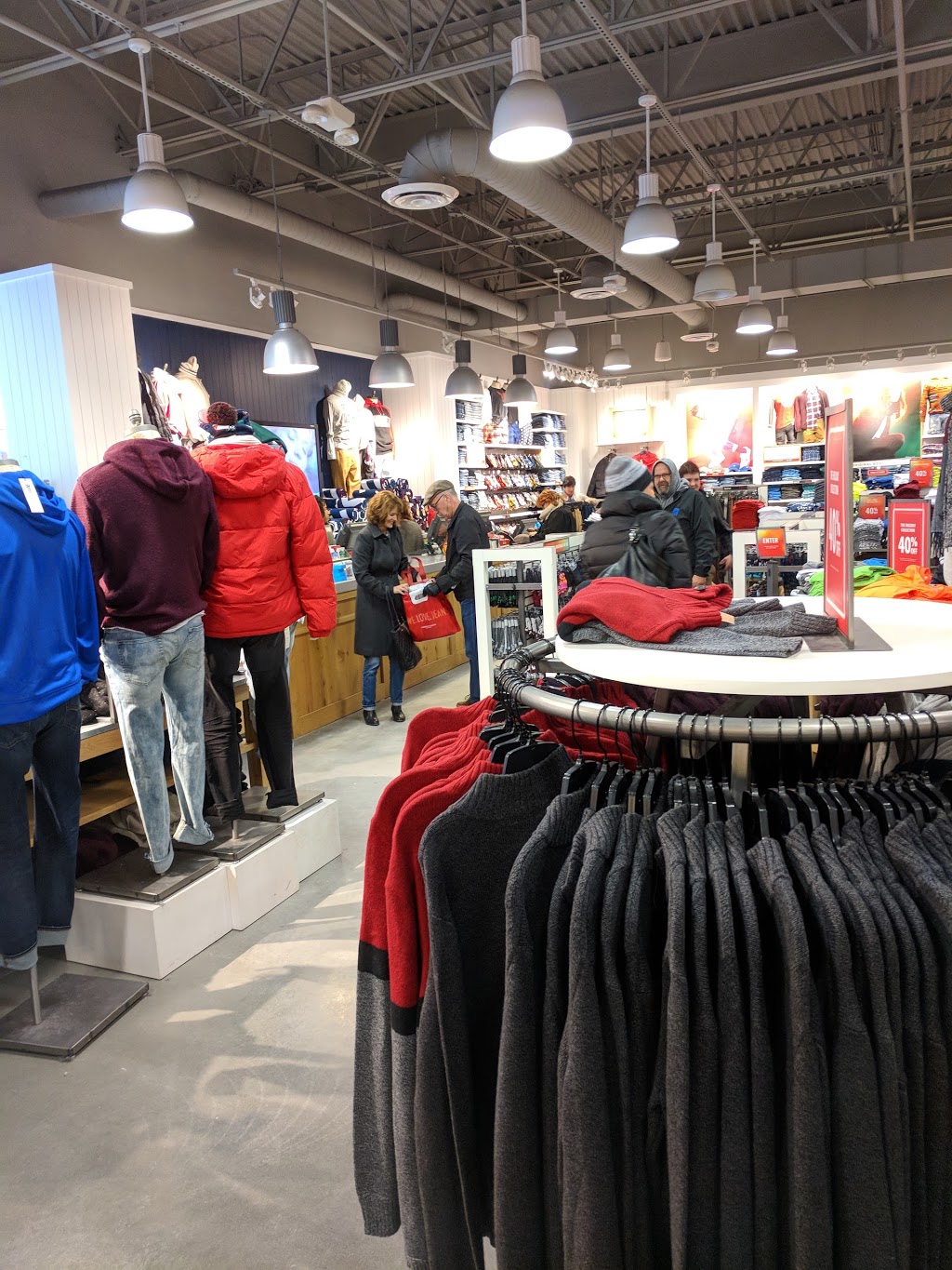 AEO Factory Store | 8555 Campeau Dr Unit 720, Ottawa, ON K2T 0K5, Canada | Phone: (613) 836-8864